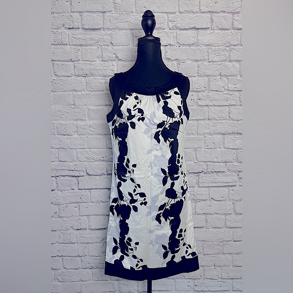 BCBG Sleeveless Sheath Dress with Floral Print size 6